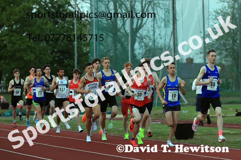 The 1500 metres, 2025 NEGP No. 1, Monkton Stadium, Jarrow. Photo: David T. Hewitson/Sports for All Pics